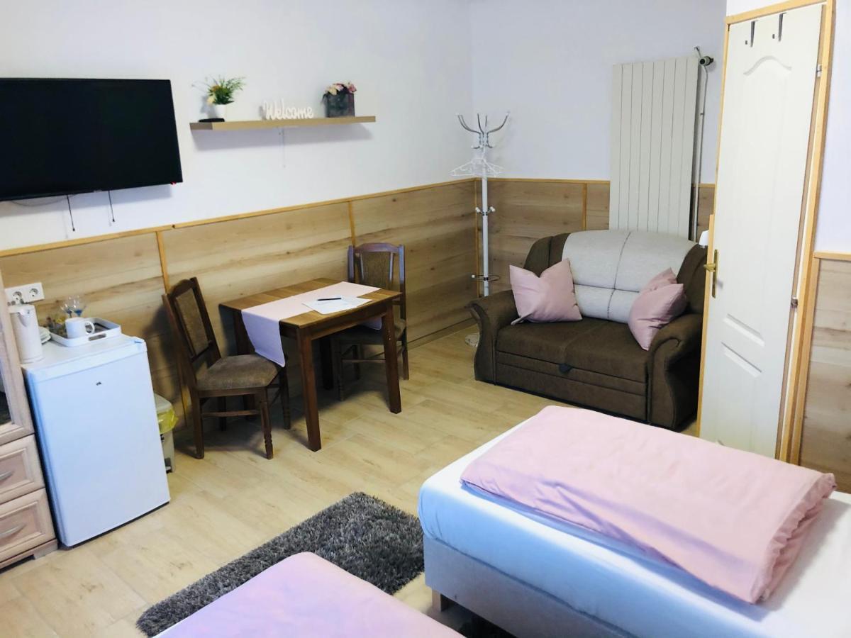 Melania Vendeghaz Hotell Balatonfőkajár Exteriör bild