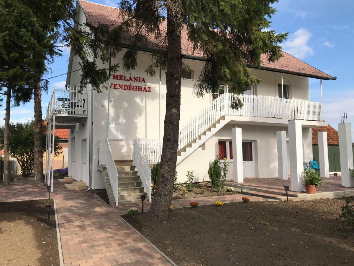 Melania Vendeghaz Hotell Balatonfőkajár Exteriör bild